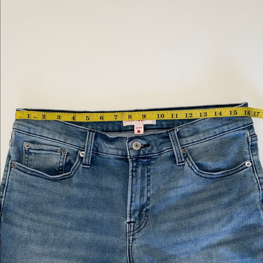 Lucky Brand Sweet Mid Rise Boot Cut Jeans Womens Size 12/31 Light Wash Denim - Picture 5 of 9